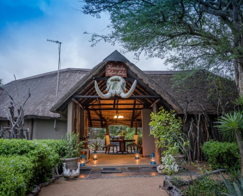 Kambaku Safari Lodge